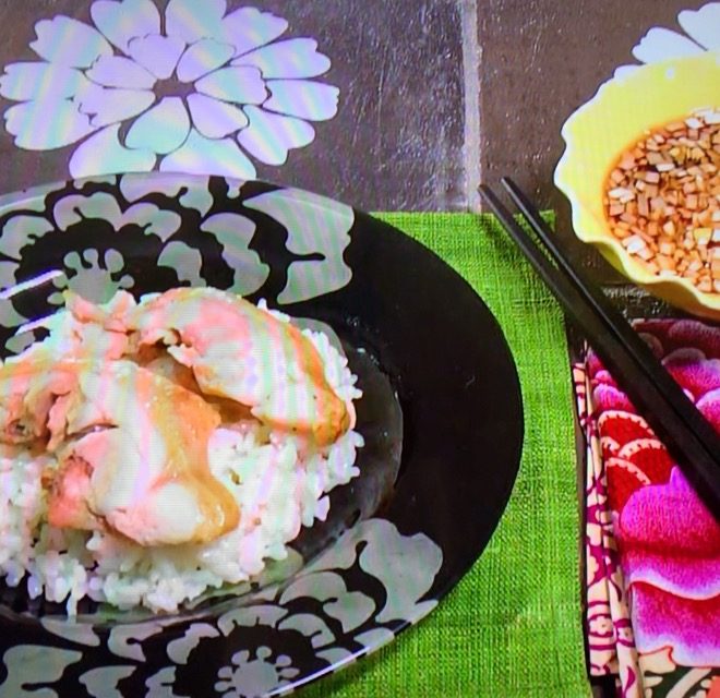 揚げたてがおいしい栗原はるみ「ヤンニョムチキン」 ヤンニョムチキンは、 甘辛いたれをからめる、韓国風のから揚げです。 熱いうちがおいしいから、揚げたてをどうぞ。 ---------------------------- 「ヤンニョムチキン」レシピ