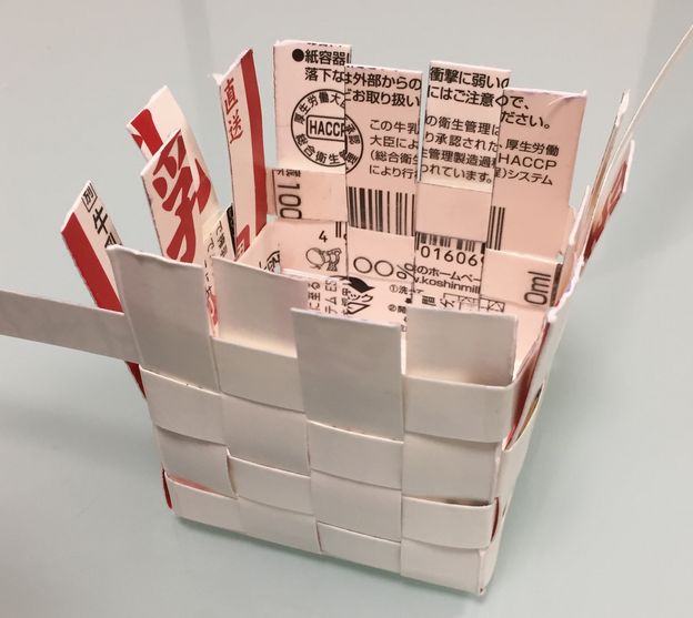 手作りおもちゃ: 牛乳パック積み木の作り方