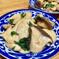 イカときのこのめんつゆバター炒め