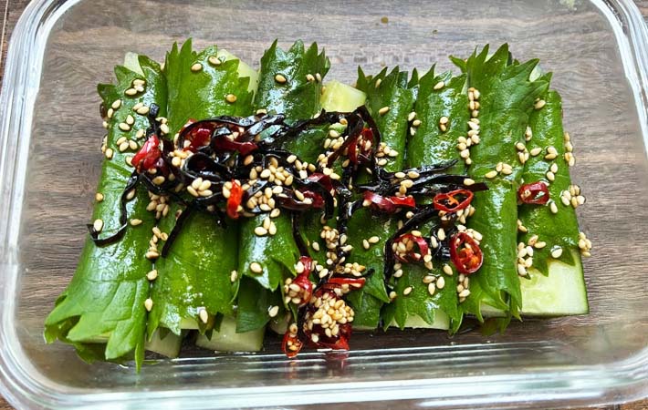 きゅうりと紫蘇と塩昆布の和風ごまナムル