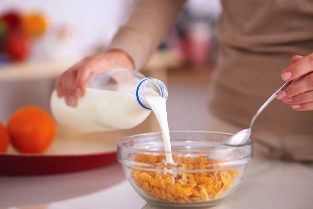 コーンフレークは本当に体に悪い？栄養価・選び方・食べ方のポイントを徹底解説