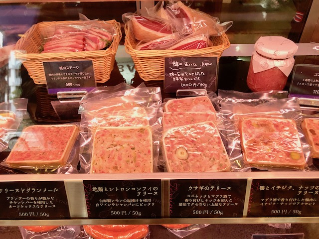 敏腕シェフの本格ソーセージ・ハムに舌鼓！ 都内で絶品「シャルキュトリー 加工肉 」が楽しめる店7選 - dressing ドレッシング