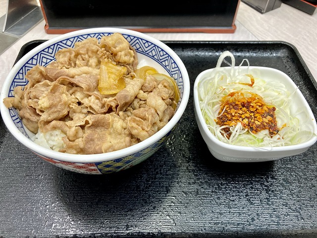 ねぎラー油牛丼＆ねぎ山椒牛丼はテイクアウトで3倍楽しい♪♪♪吉野家たまたま そんな 出会いに感謝♪