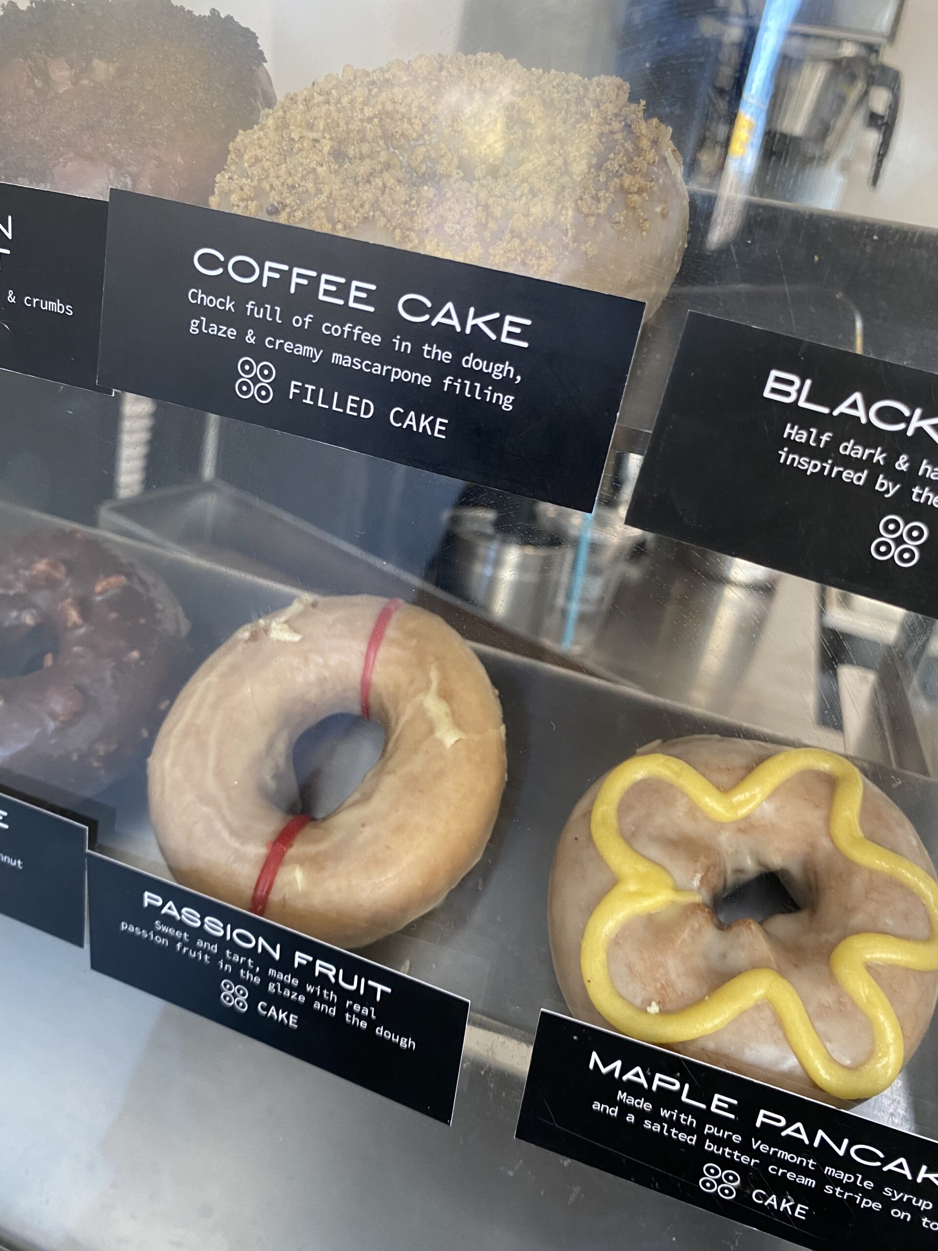 ドーナツプラント・ニューヨーク本店に行ってきました♪ ディーン・＆デルーカなどNYでとっても人気！ - スタッフブログJTB ルックアメリカンツアー- アメリカ現地オプショナルツアー検索・予約