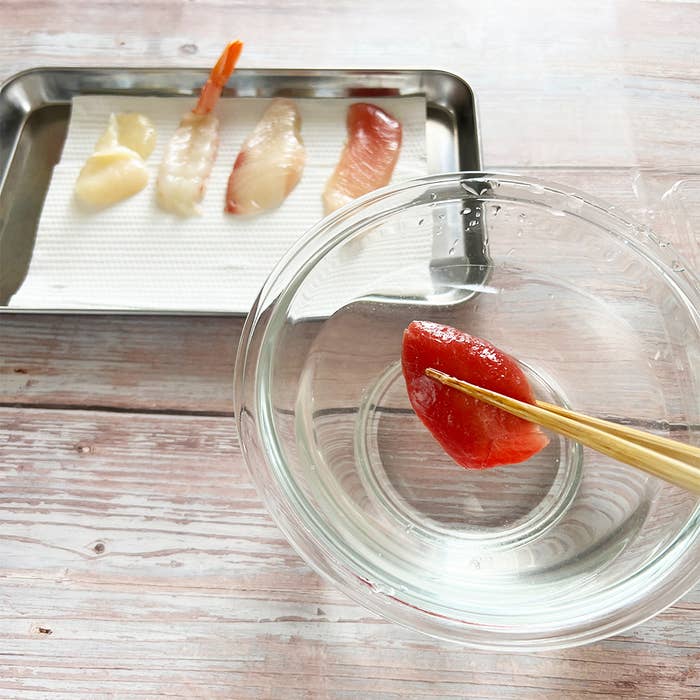 スーパーのパック寿司が激うまになる方法に「マジですごい」 シャリふっくらになるレンチン技ウーマンエキサイト