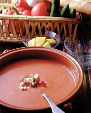 トマト缶で作る冷たいスープ ガスパチョ