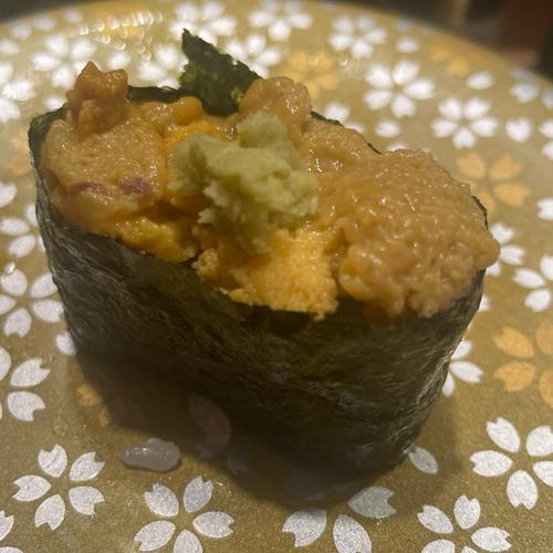 寿司屋なのにウニの肉巻き軍艦が倒れるウマさ！究極の肉と厳選された魚介の両方を味わえる『寿司さいしょ』 - dressing ドレッシング