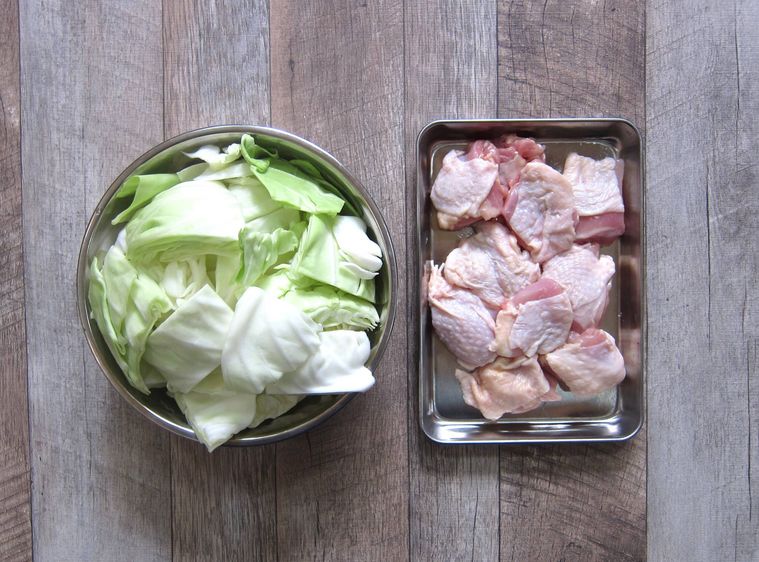 鶏とキャベツのニンニク煮奥薗壽子のなべかまぺえじ