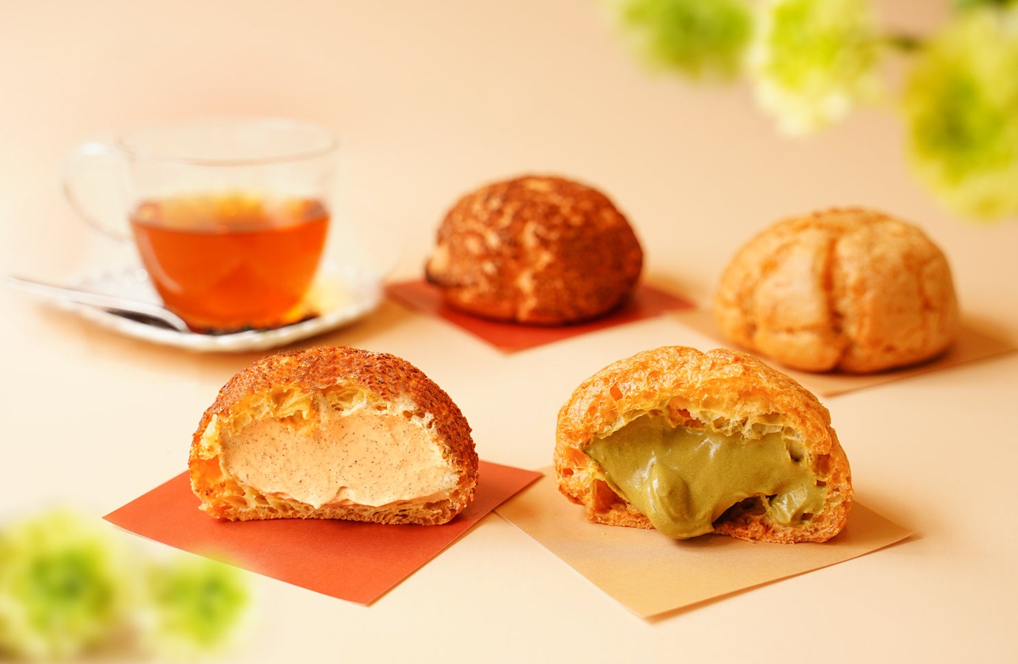 インバウンド人気がすごい雷一茶の抹茶シュークリーム。 出来立ての 濃厚クリームシュークリーム絶品🍵🍃 京都も浅草も、もう日本人がゆっくり行く場所じゃない ！！🥲浅草グルメ浅草カフェ雷一茶抹茶スイーツ抹茶シュークリーム