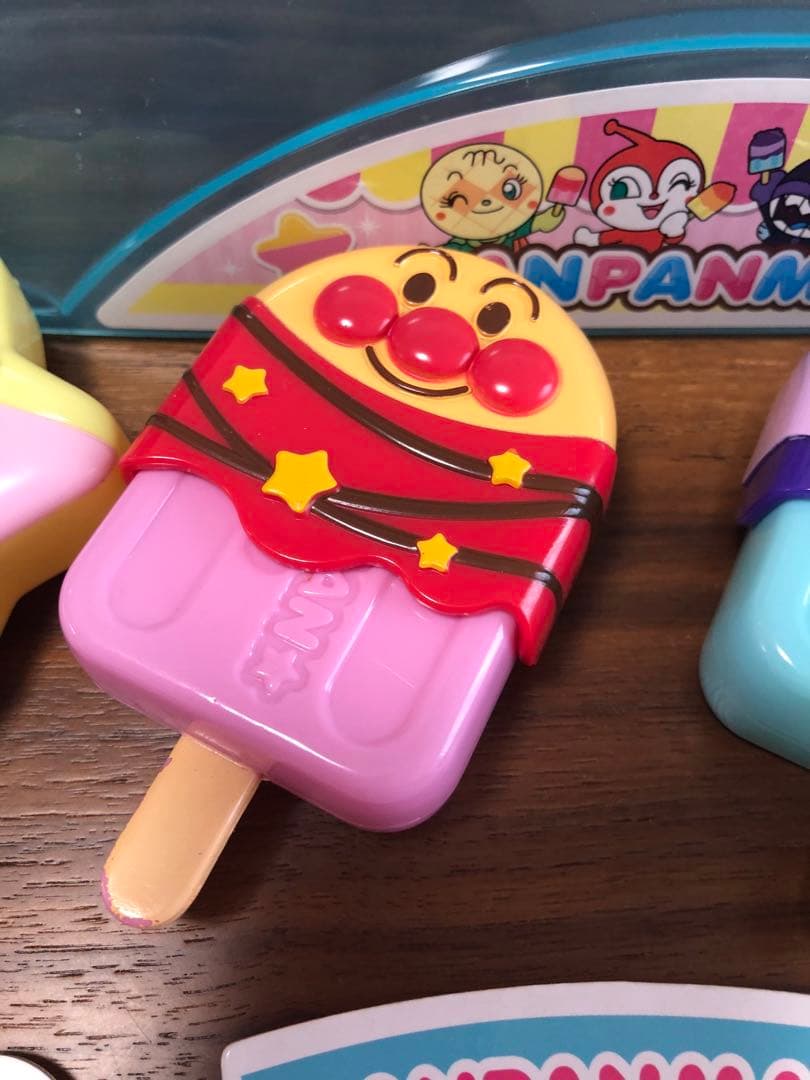 アンパンマン アイスキャンディーでお店屋さんごっこ♪♪ 粘土でだだんだんトッピング！？ おもちゃ アニメ 寸劇★サンサンキッズTV★