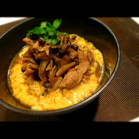 マジでハマる味、最高に旨い半熟の「塩味」親子丼 『レンジ塩親子丼』 丼に鶏肉100g 長葱1 3本 生姜5g 水大3 白だし大2 塩1つまみ宝酒造の本みりん大1入れラップし600w4分チン 軽く溶いた卵1個入れラップし40秒チン、軽く溶いた卵1個入れラップし40秒チンし飯に乗せ