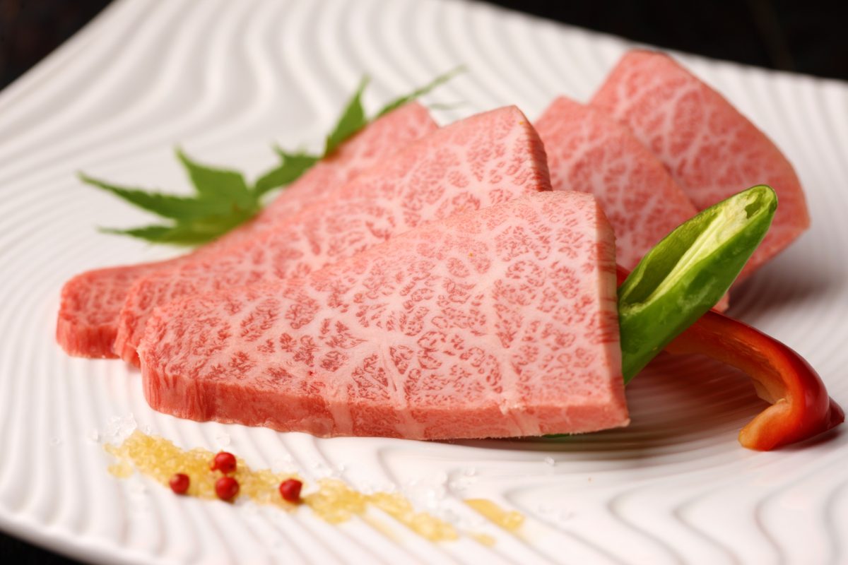 牛肉の部位「ミスジ」ってどんなお肉？気になる肉質・カロリー・美味しい食べ方を徹底解説！僕らはお肉でできている