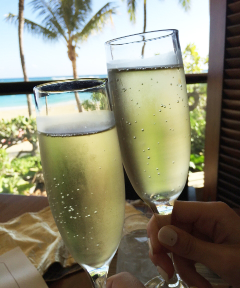 結婚式の乾杯酒は何を使う？シャンパンに込められた意味とは全国の手作り結婚指輪ショップ探しMadey メイディ