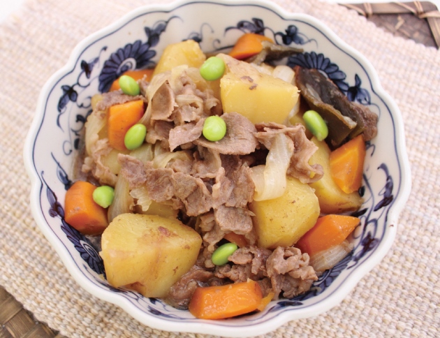 献立 肉じゃがと相性の良いおかずを調理師が厳選。定番の付け合わせ〜変わり種レシピもfolk