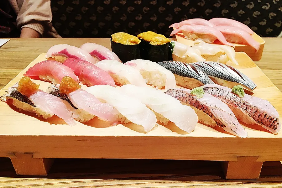 東京の高級寿司をデリバリー職人の技が光る握りたての味わい – QG DISH Recommend