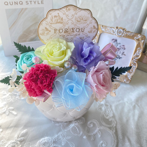 リボンでできた枯れないお花 リボンフラワーpapirioオリジナルのリボンフラワーです🌹 花・葉・茎すべてを上質なサテンのリボンで１つ１つ丁寧にお作りしております。 オンラインショップの16色に加え、店頭では 限定MIXカラーやレインボーカラーも取り揃えており