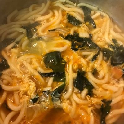 ほぼ もやしのキムチ鍋の残りが、うどんに変身！ake'sグルメ