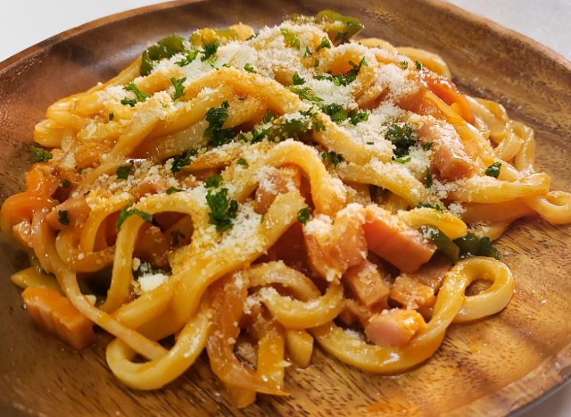 レンジで5分！フォルマッジョうどん！リュウジさんの簡単冷凍うどんアレンジレシピ - イギーとポル 福岡グルメ