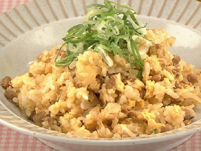 夏休みランチにオススメ！ レンジで１発！！納豆チャーハン風と、のびのび子育て