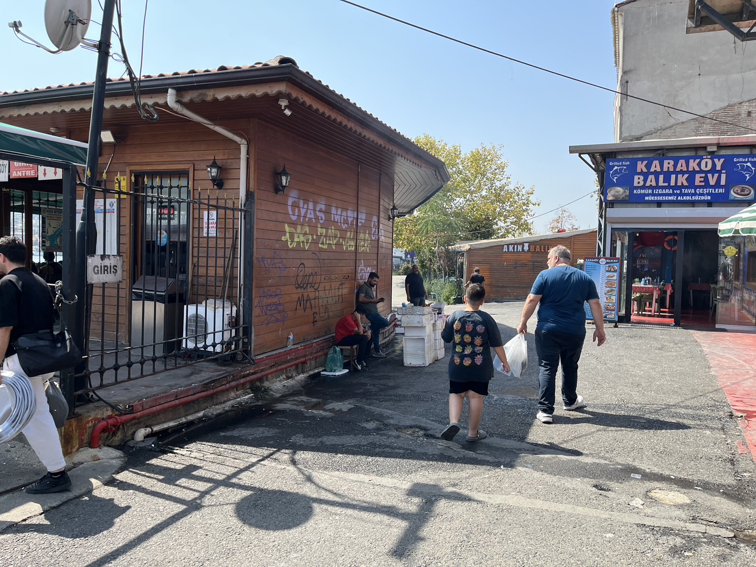 旅メシ 世界編 トルコ・イスタンブール名物のサバサンド Istanbul's Mackerel Sandwich, TurkeyMatatabinomori