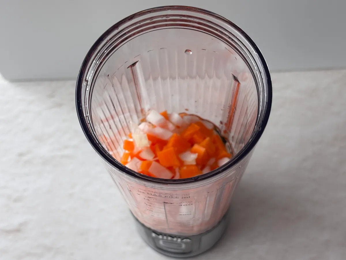 発酵和風塩こうじ玉ねぎドレッシング＊昨日投稿した初動画があまりにも分かりにくかったので😭 同じ内容の再投稿です💦😆😆 ～我が家の鬼リピート ドレッシング～材料 ドレッシングボトル1本分 250ml玉ねぎ 100g 1 2個しょうゆ 24g 小さじ4減塩塩こうじ