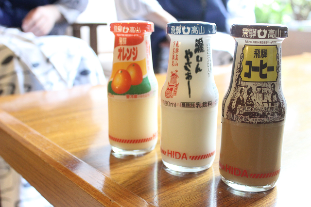 そして国母温泉さんで飲んだ八ヶ岳乳業のコーヒー牛乳。懐かしい紙のフタ！銭湯山梨国母温泉甲府コーヒー牛乳八ヶ岳乳業sento