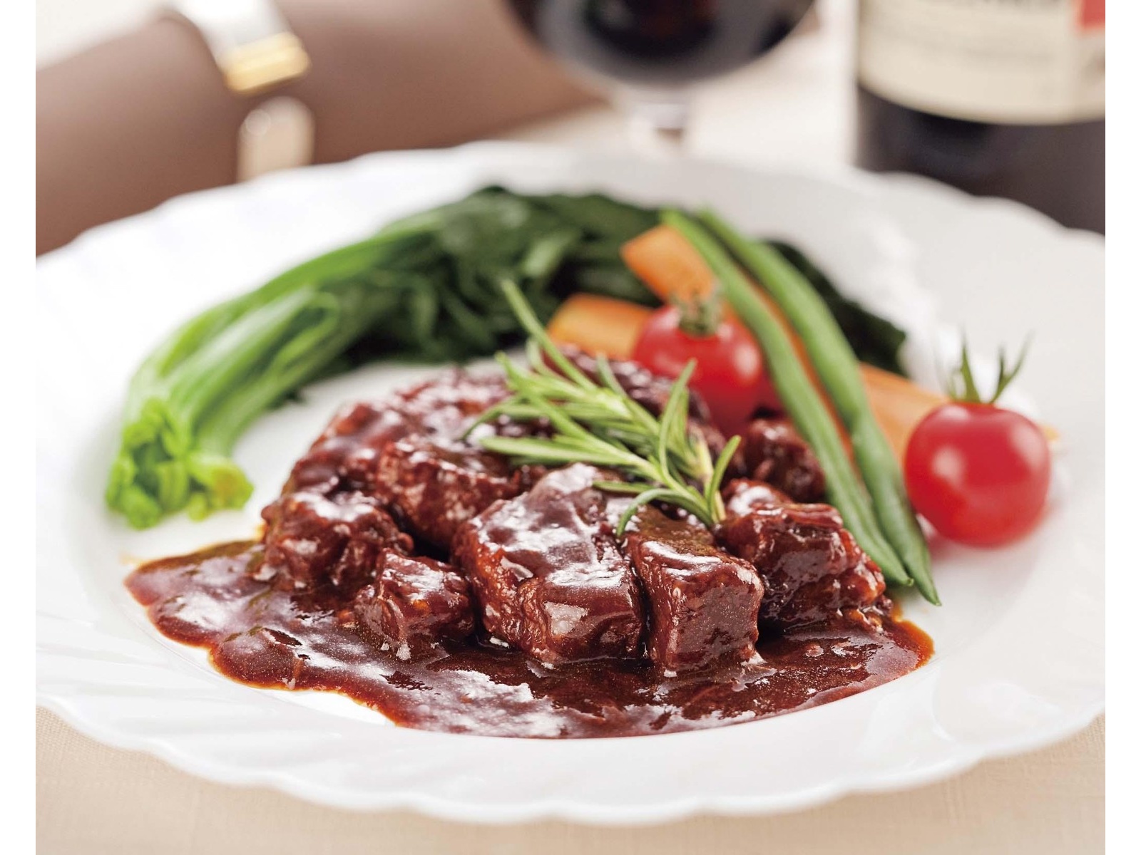 往復食簡：タサン志麻さんのレシピ キノコと牛肉の赤ワイン煮毎日新聞