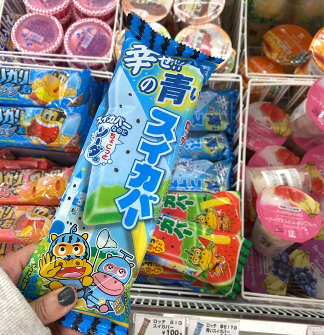 ソーダ味の「青いスイカバー」が夏にぴったり～♪ セブン新商品実食ルポイエモネ