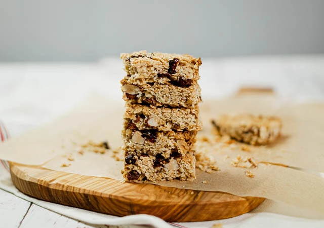 材料5つ！まぜて焼いて切り分けるだけ！オートミールで作るシリアルバーのレシピmichill byGMO ミチル