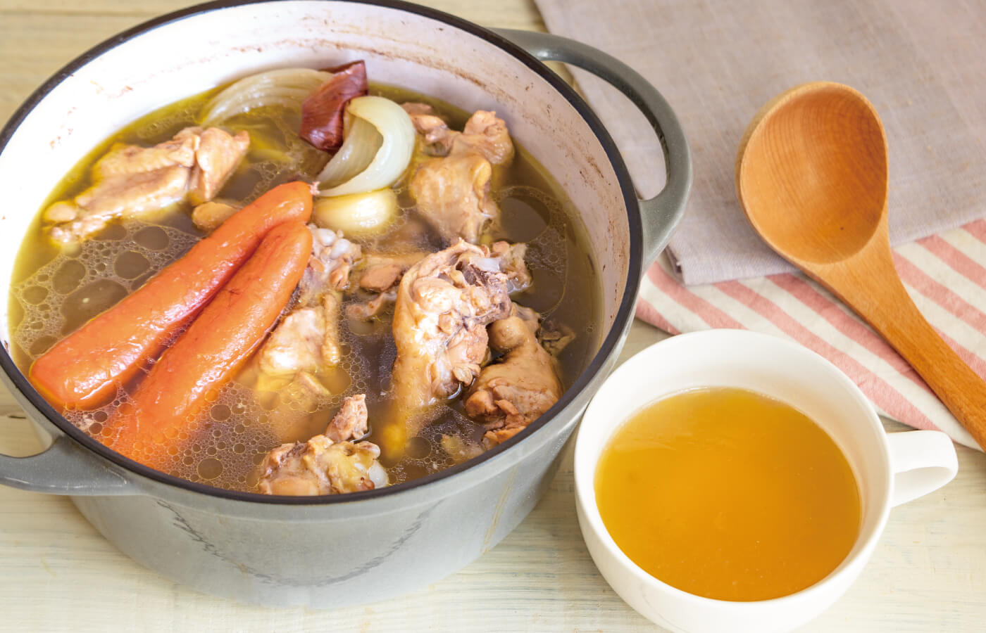 作業時間5分！野菜嫌いがおかわりする ボーンブロススープ