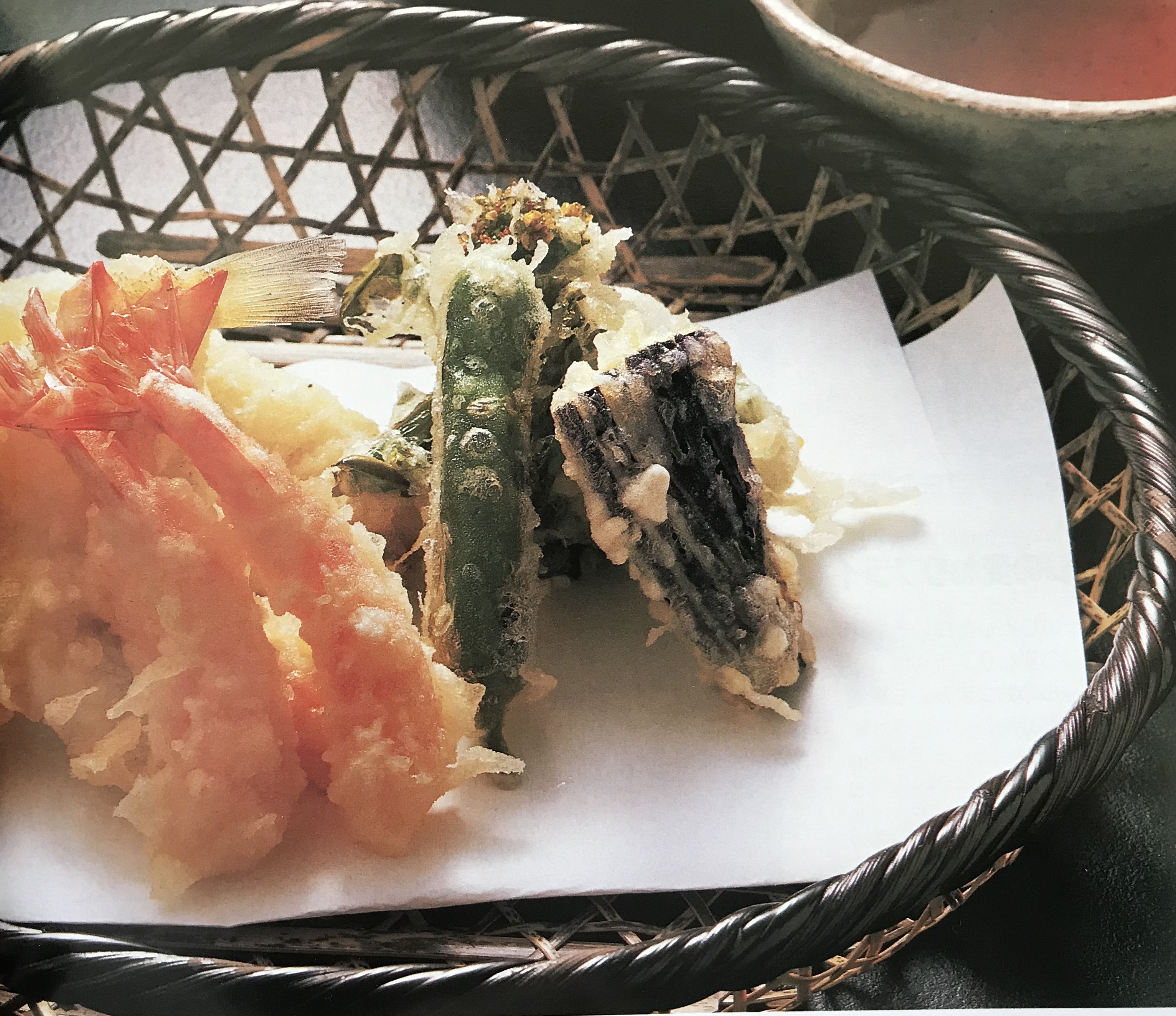 竹籠に盛り付けられた天ぷらの写真素材38247972- PIXTA