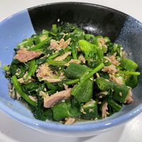 忙しい日でも、これなら簡単♪ 簡単時短作り置きレシピ毎日更新中！ @pecco_gohan 30万人が保存した絶品レシピ！ 全て5分で作れる「ツナレシピ3選」 をご紹介します♪ ---------------------------------------- ＼①長ネギとツナの和え物□調理時間 約5分 □保存目安