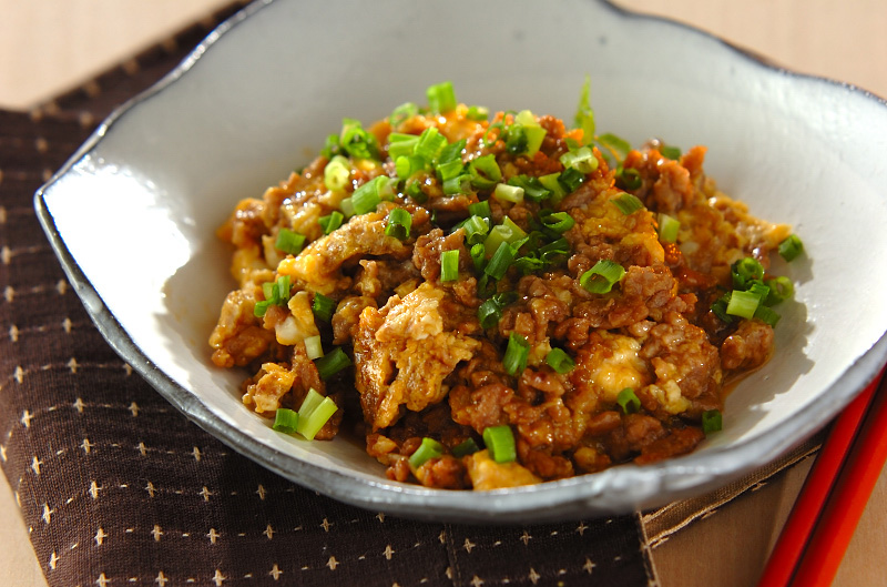 サッと炒めてもう一品♪豚ひき肉ときゃべつの卵とじ炒め