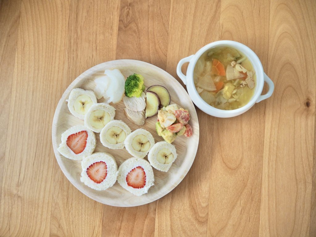 鮭と手づかみ温野菜のパンプレート