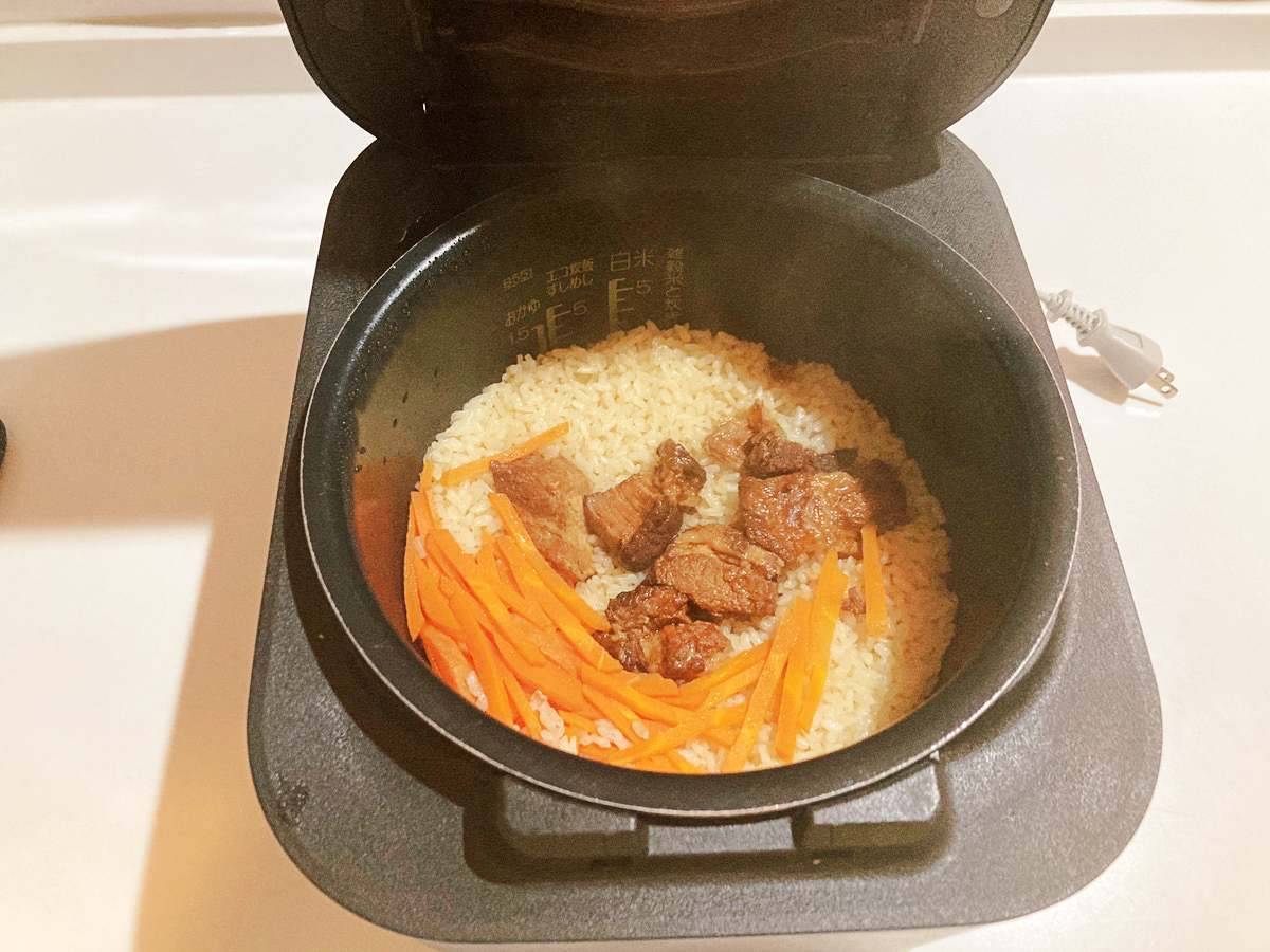 金の豚角煮アレンジ「史上背徳な炊き込みご飯」の食べ方に
