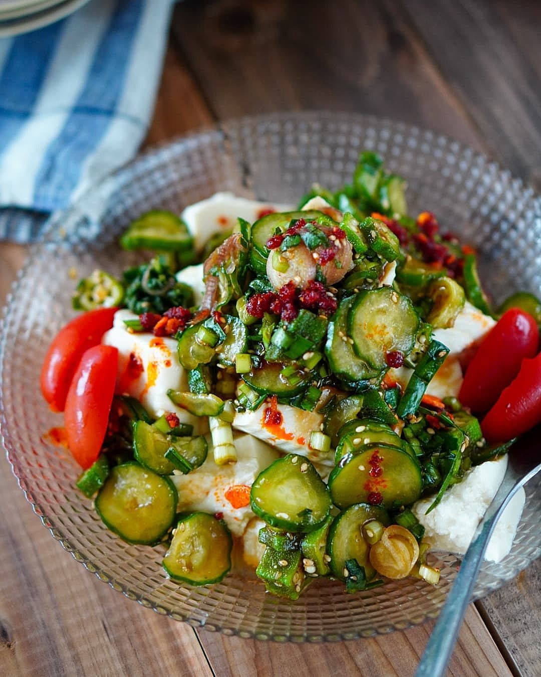 トマトと豆腐のヘルシーすり胡麻サラダ - おうちで楽しむ簡単レシピ