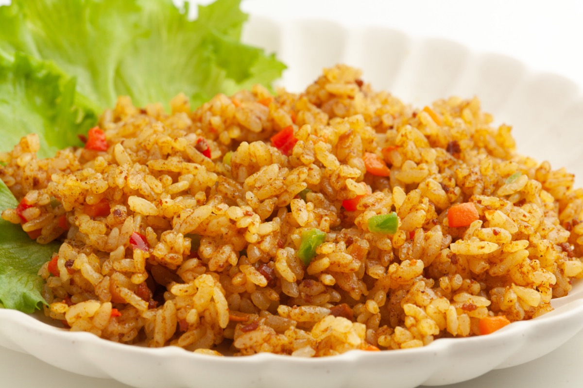 夜ご飯 📝 献立 ＊ドライカレー ※レシピあり＊野菜コンソメスープ ＊ほうれん草コーンバターソテー ＊生ハムチーズトマト ＊🥝もう金曜日？！😳 📝 ドライカレー → ジュワっと茄子が美味しいドライカレー！ カレールーを使うから簡単で手軽に簡単に作れます