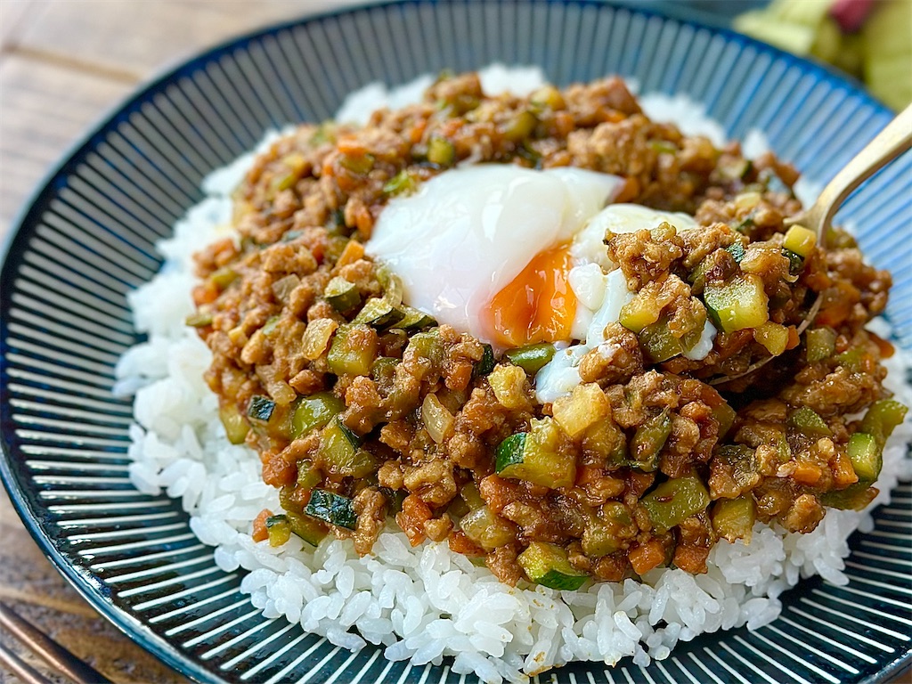 簡単ドライカレー！作り置きにも