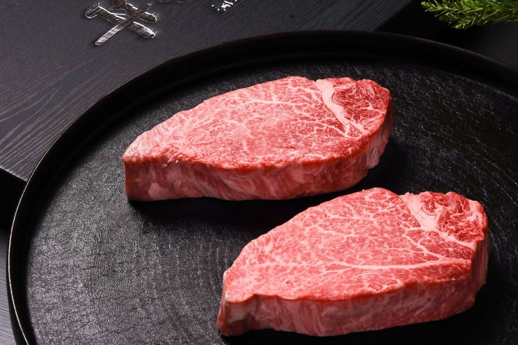 200gの厚切りヒレステーキを焼きたい！！オススメの焼き方をご紹介します！ - CAMPFIREキャンプファイヤー