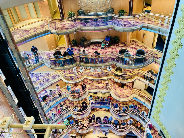 新型コロナ「クルーズ船の食事」が高評価 日本で材料調達、船内から感謝の英文ツイートも: J-CAST ニュース 全文表示