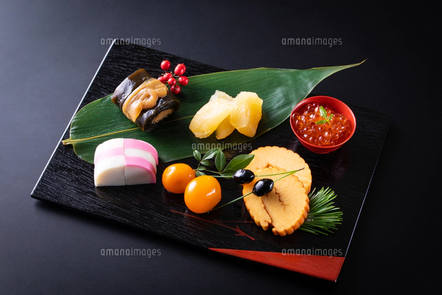 タブレットで献立をネット検索し料理をするカップルの写真素材43808560- PIXTA