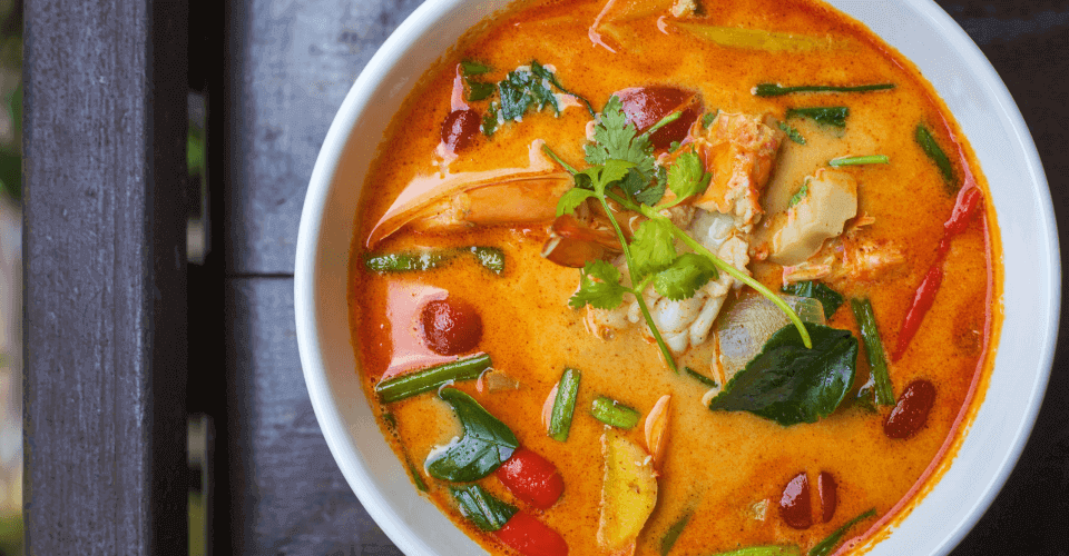 本場タイからお届け！トムヤムクンスープのレシピ＆現地のリアルなお昼ごはんるるぶ&more