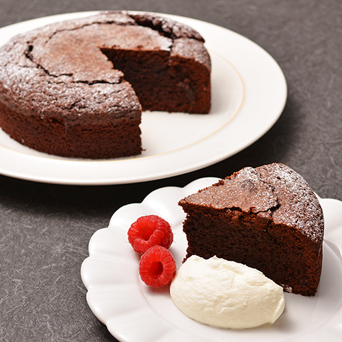 材料3つ・メレンゲ作業なし炊飯器でできる！ふわふわガトーショコラ