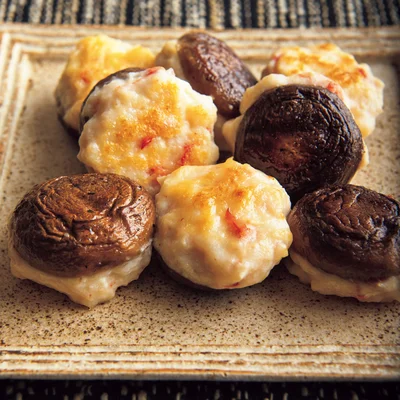 エビとゆで卵のサラダパプリカマリネドレッシングで