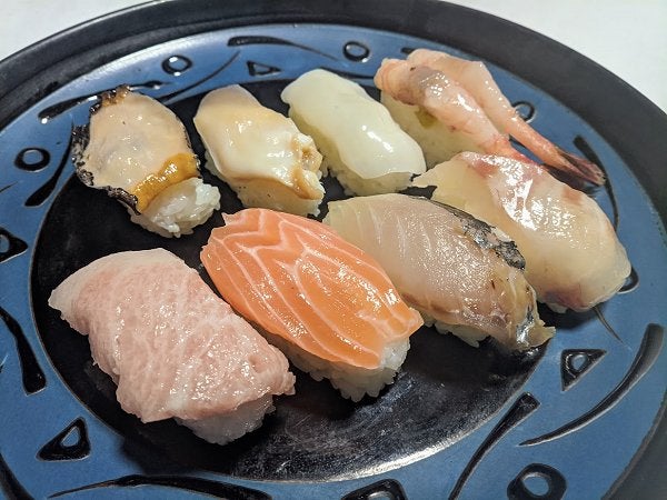 🐟スーパーのお刺身をバリバリ美味しくする方法👍✨, ⁡, 昔は魚より肉でしたが、私も歳を取ったのか最近は魚欲が凄いです🤔, ⁡,スーパーでもたまにお刺身を買ったりしますが、スーパーのお魚って正直生臭かったりしますね💦💦, ⁡, ところが、先日SNSで紹介していた方法@garamura_daidokoroを試したらスーパーのお刺身でもめちゃくちゃ美味しくなりました🐟✨, ⁡,