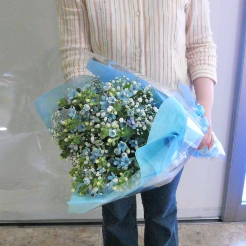 生花 花束 かすみ草ブーケM ブルー サプライズ おしゃれ かわいい プレゼント インスタ映え お祝い 記念 誕生日 七夕 人気 -karendo - プレゼント＆ギフトのギフトモール