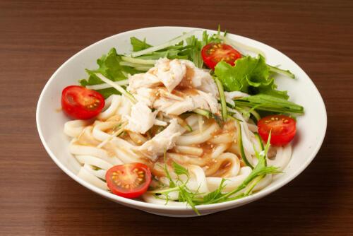 ごまだれうどんの作り方を紹介！冷たくても温かくても美味しい食・料理オリーブオイルをひとまわし