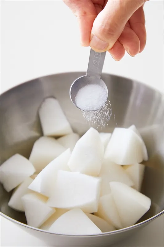 大根は冷凍できる？おいしい大根の見分け方と保存方法季節の食材のHOW TOアマノフーズ公式ブランドサイト