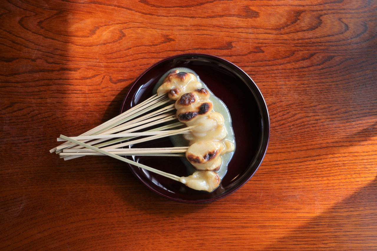 京都 今宮神社名物「あぶり餅」が美味しい！一和・かざりやを食べ比べ＜2023＞ じゃらんニュース