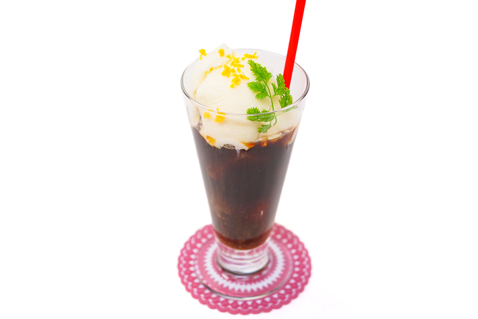 ファミマで買える！「喫茶店の珈琲フロートアイスバー」に「ねっちり食感」「食後に最高」 - macaroni